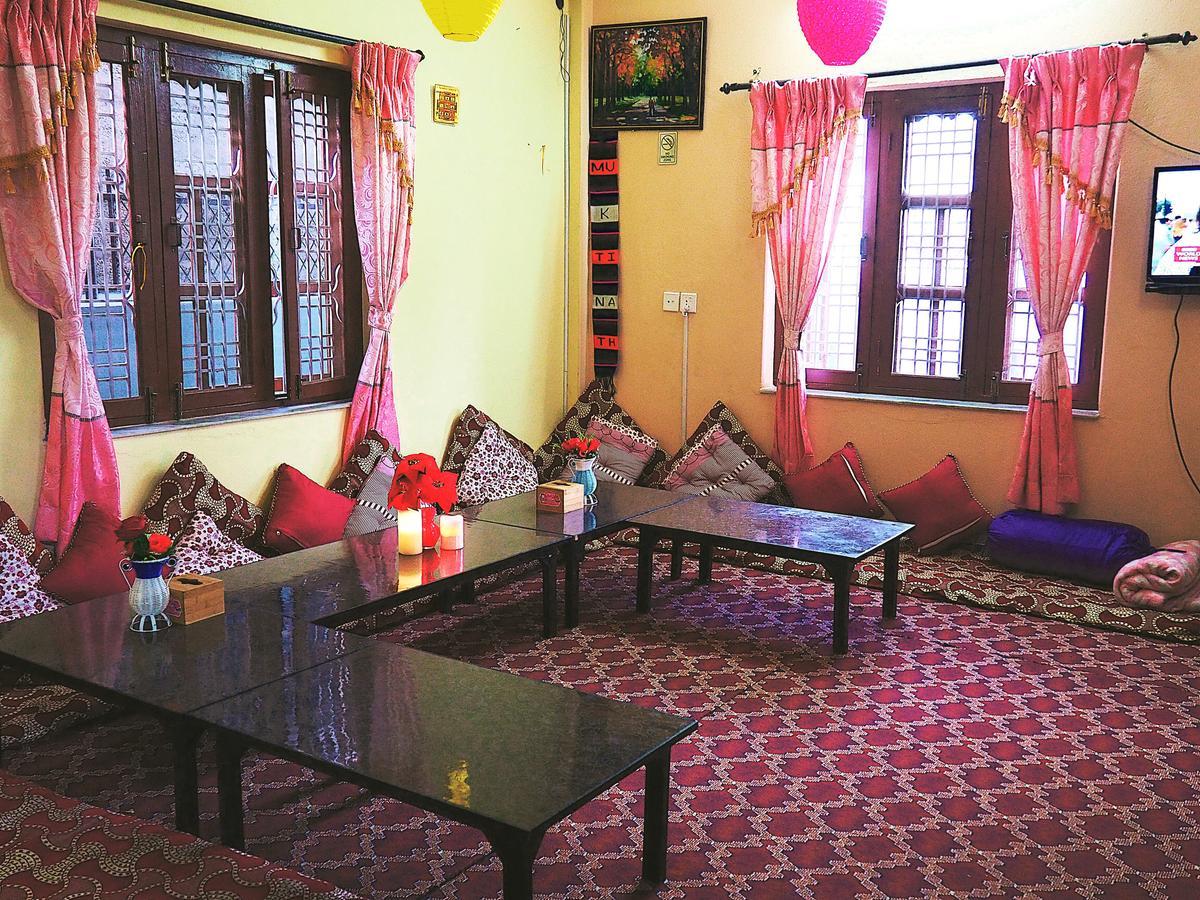 Aroma Tourist Hostel Pokhara Exterior foto